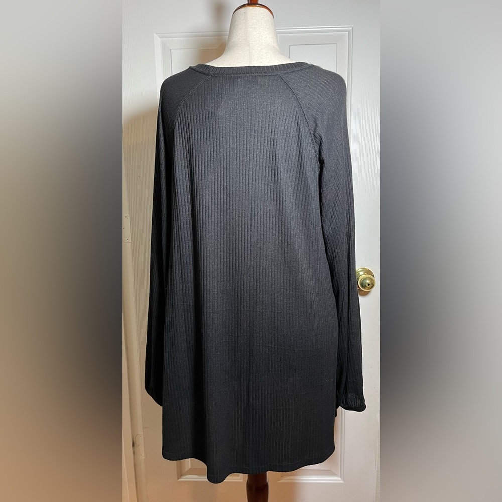 Lane Bryant Women’s Black V-Neck Ribbed Top - Picture 7 of 11